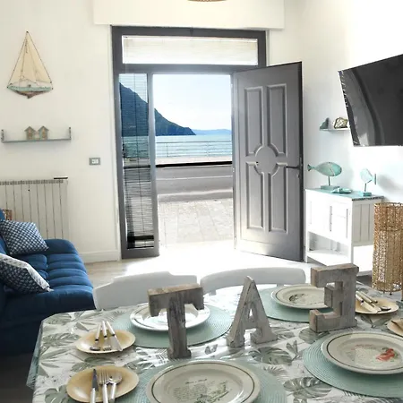 Paradise Apartamento Castro (Lombardy)